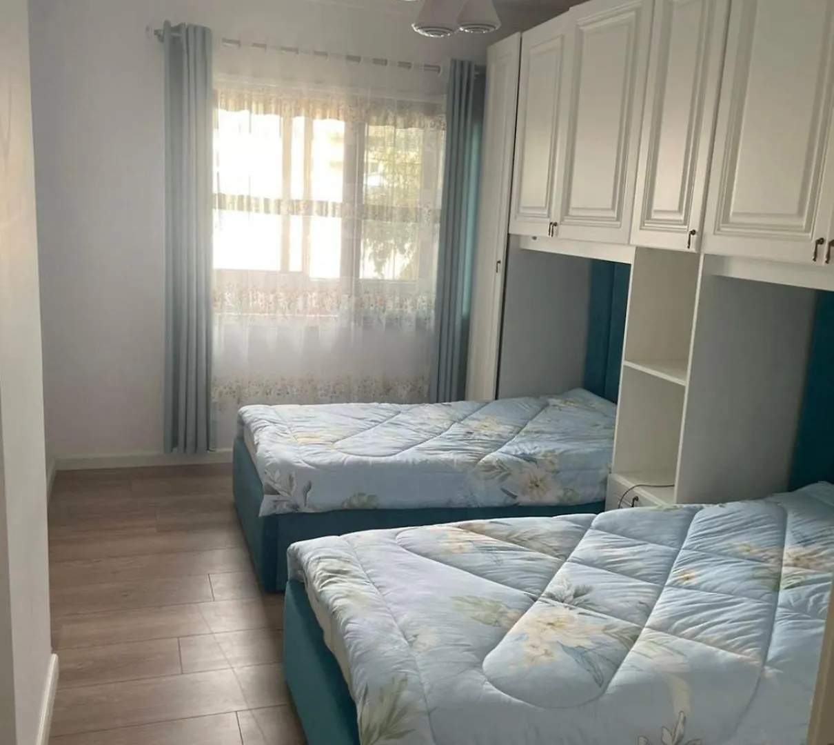 Ardian Gjuzi Apartment Durres